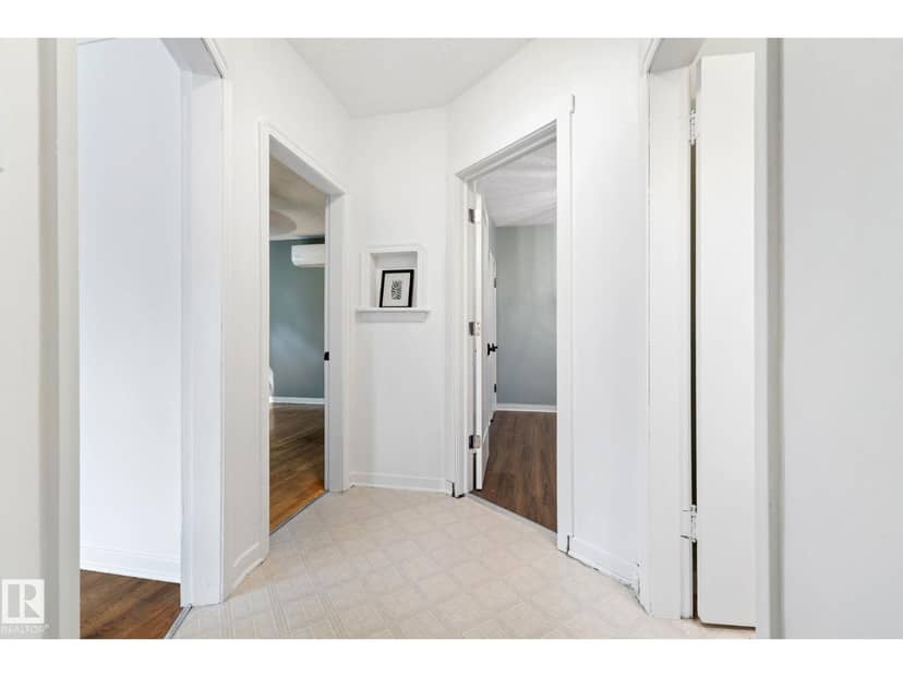 11903 125 ST NW — photo 9 of 40