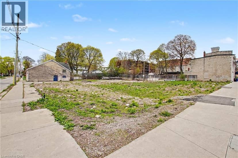 868 KING Street E — photo 2 of 6