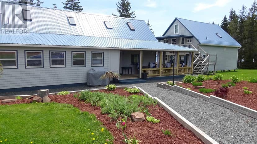 11561 Shore Road, Little Sands, photo 4