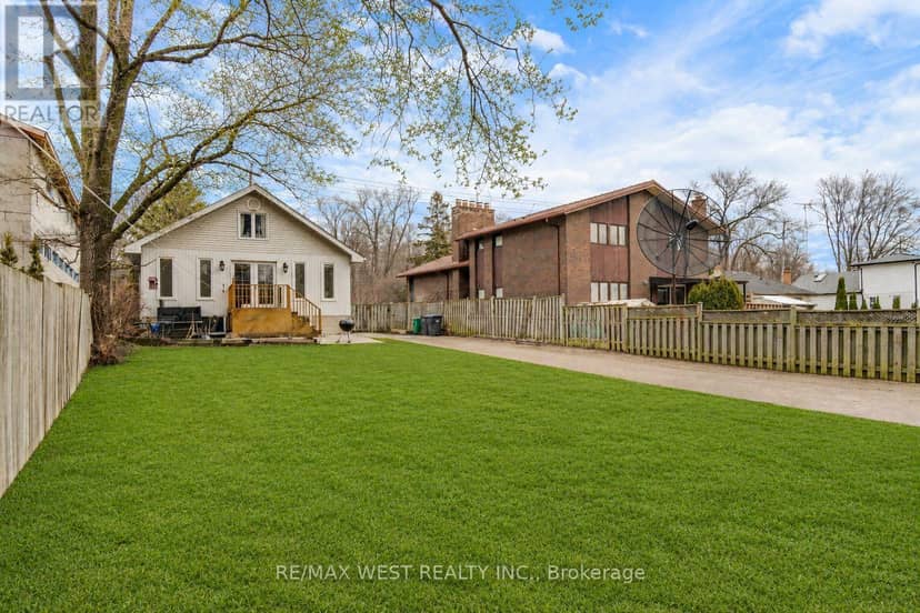 1518 Cawthra Road — photo 13 of 14
