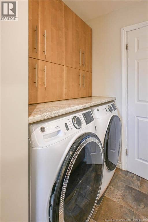 33 de la Baie Street — photo 19 of 40