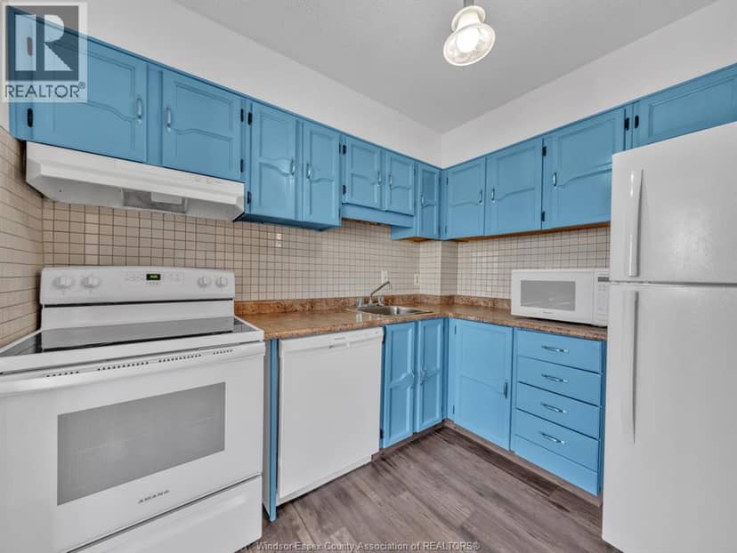 3950 WYANDOTTE STREET East Unit# 505 — photo 10 of 29