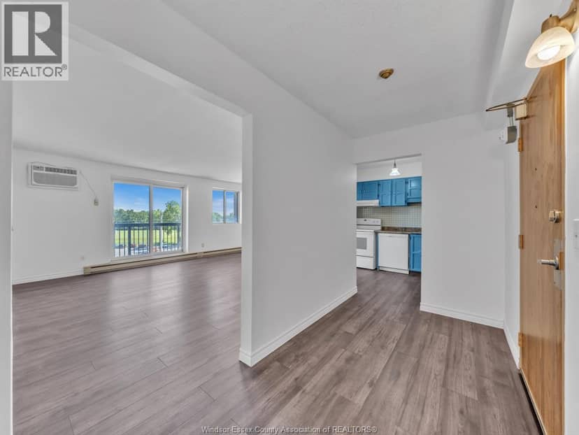 3950 WYANDOTTE STREET East Unit# 505 — photo 3 of 29