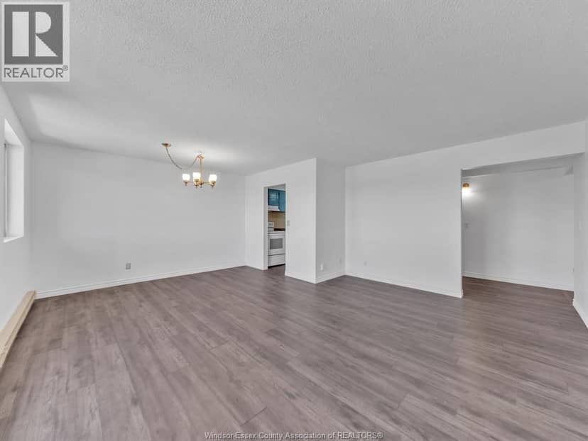 3950 WYANDOTTE STREET East Unit# 505 — photo 5 of 29