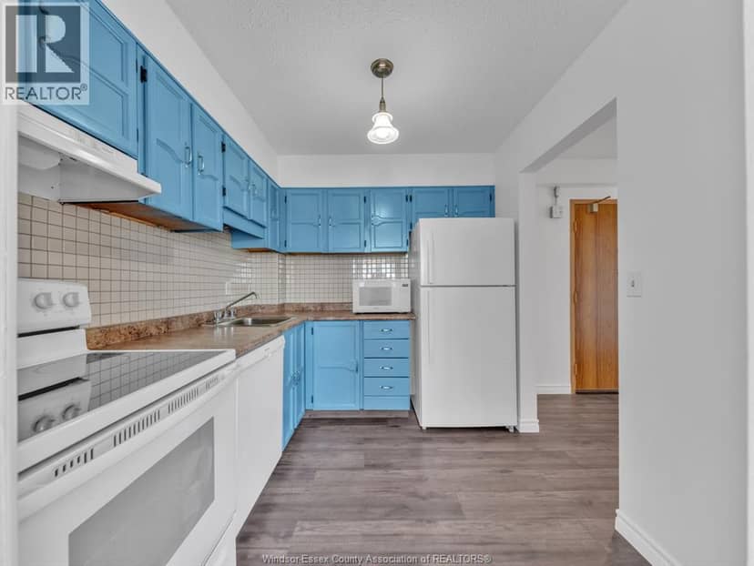 3950 WYANDOTTE STREET East Unit# 505 — photo 8 of 29