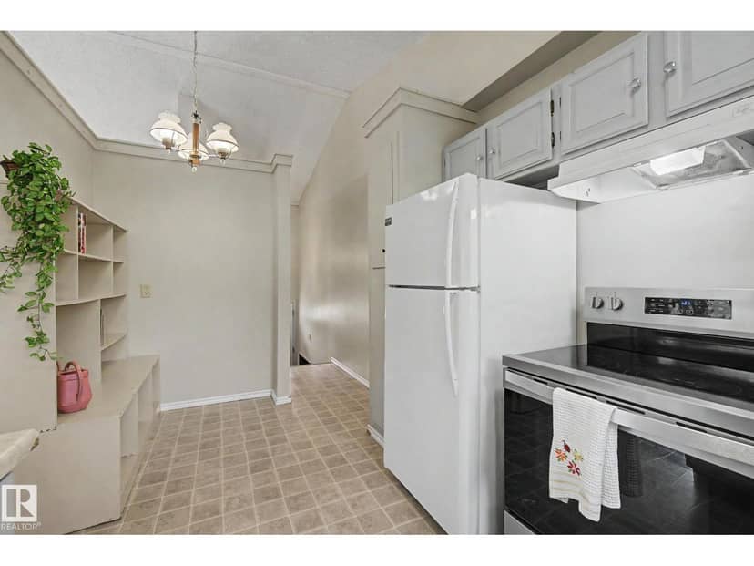 2211 Millbourne Rd W NW — photo 20 of 40