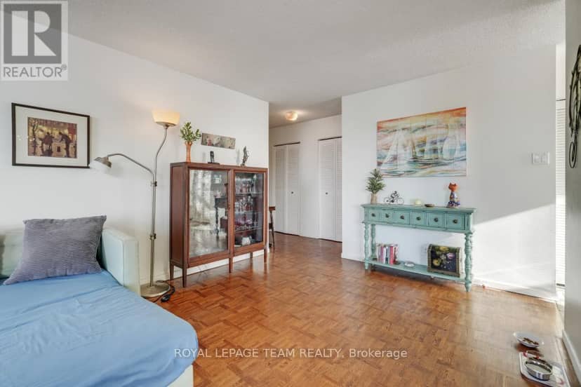 1004 - 40 Arthur Street E — photo 12 of 28