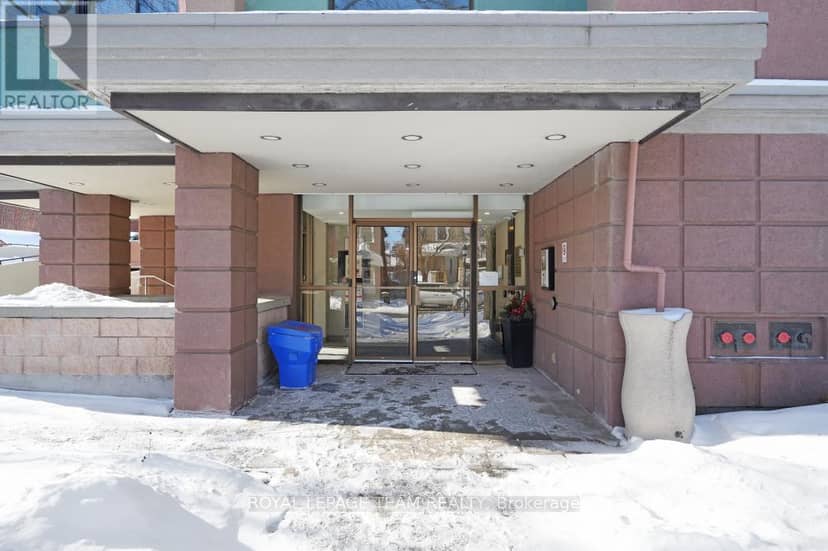1004 - 40 Arthur Street E — photo 4 of 28