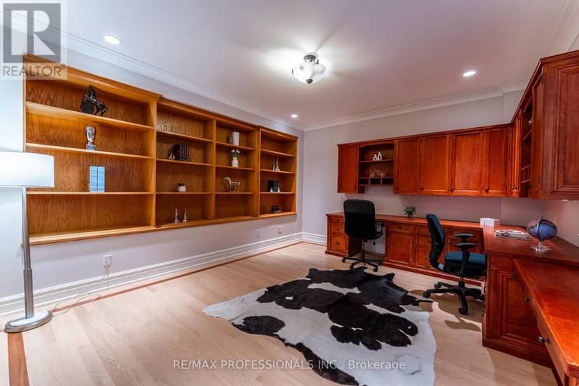 354 Country Club Crescent — photo 31 of 40