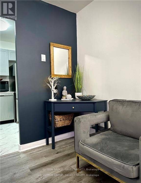 212 - 563 Mornington Avenue — photo 4 of 13