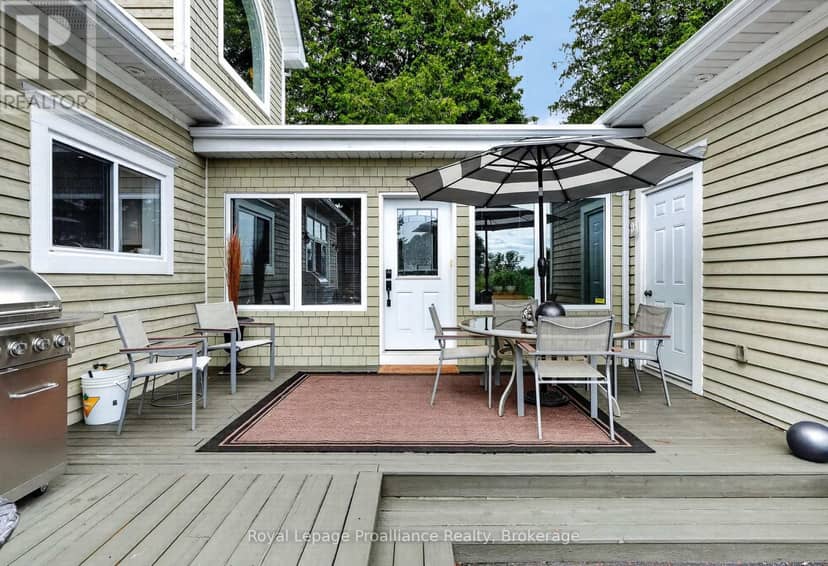 3889 Burnham Street N — photo 39 of 40