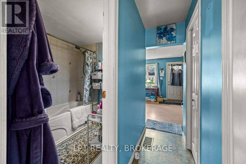 13 Kingscourt Avenue — photo 10 of 40