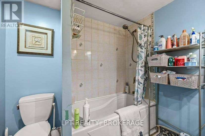 13 Kingscourt Avenue — photo 11 of 40
