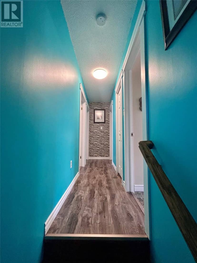 4 Elmwood Crescent — photo 13 of 29