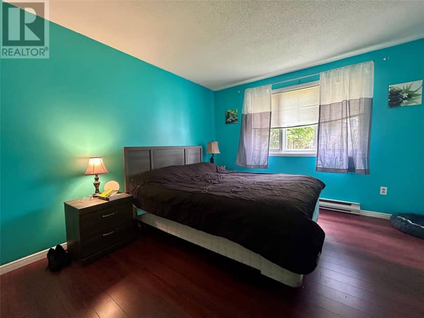 4 Elmwood Crescent — photo 14 of 29