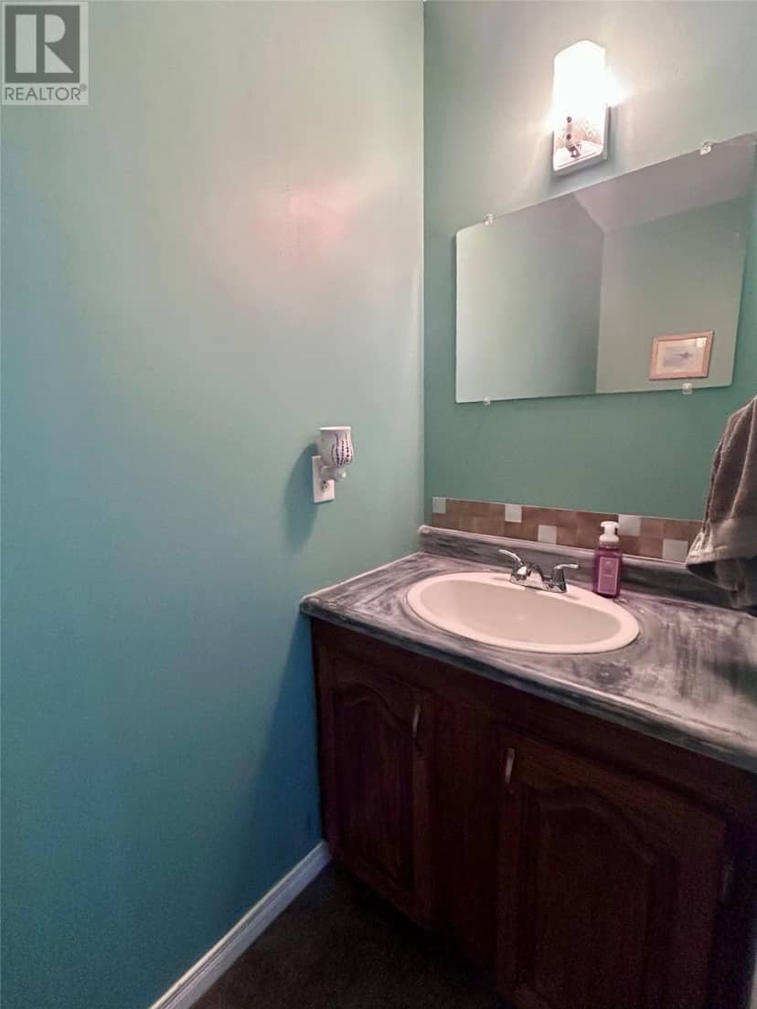 4 Elmwood Crescent — photo 16 of 29