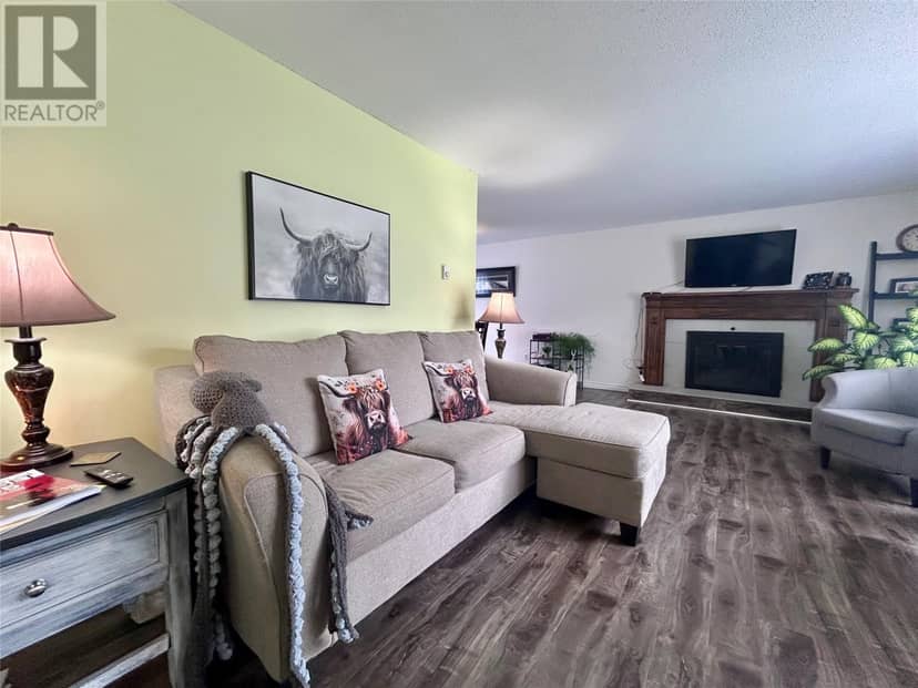 4 Elmwood Crescent, Pasadena, photo 4