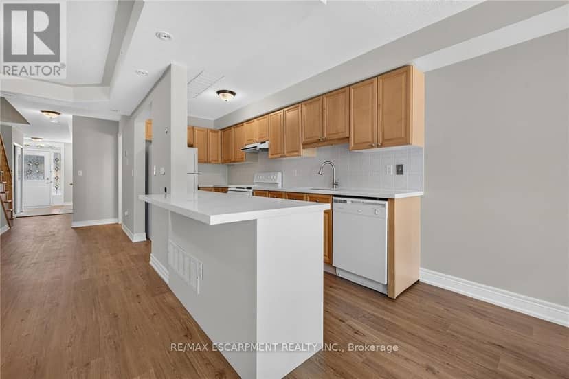 99 - 710 Spring Gardens Road — photo 10 of 38