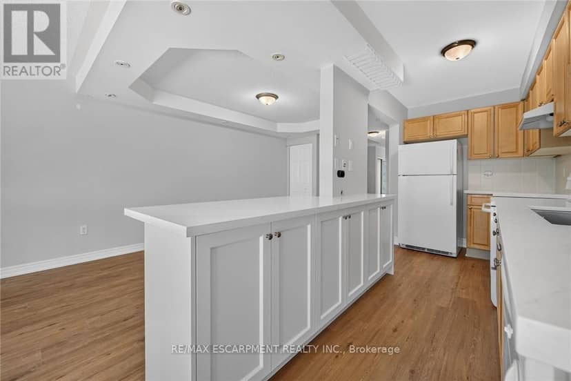 99 - 710 Spring Gardens Road — photo 11 of 38