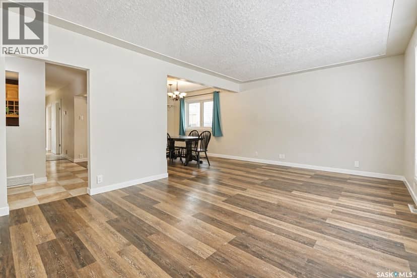 1321 Jubilee AVENUE — photo 3 of 30
