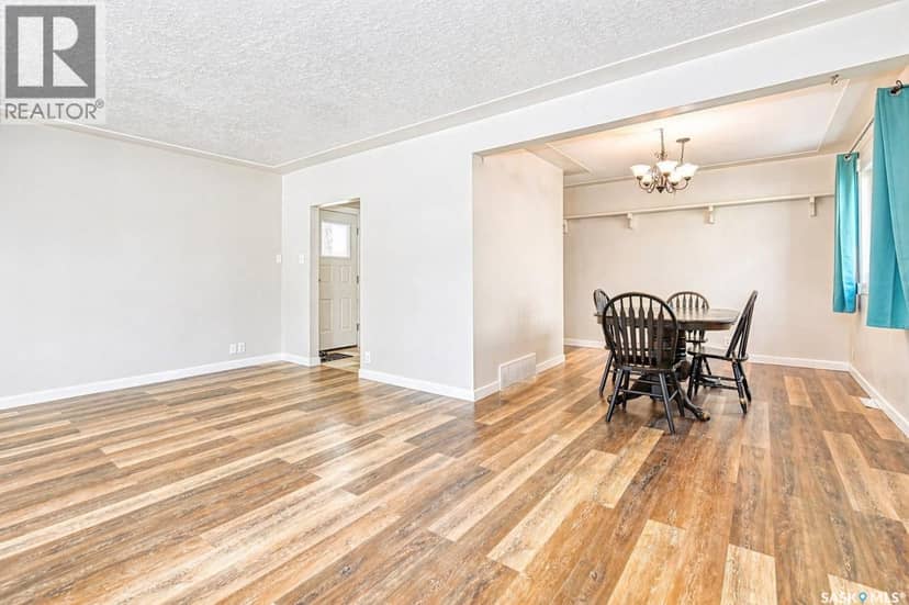 1321 Jubilee AVENUE — photo 4 of 30