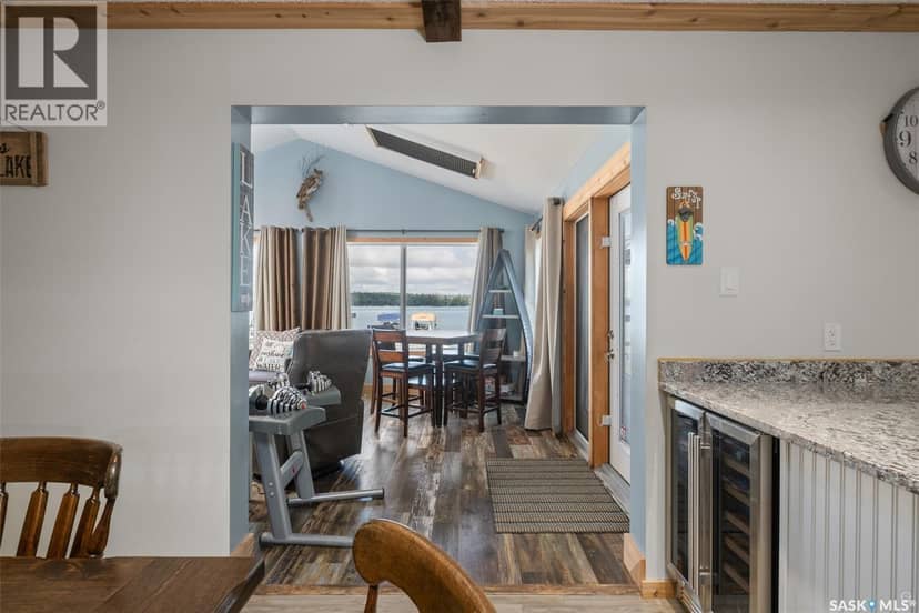 128 Jacobson DRIVE — photo 15 of 40