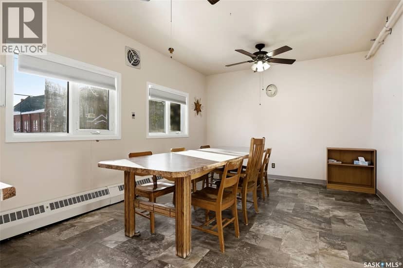 1094 Ursuline DRIVE — photo 14 of 40