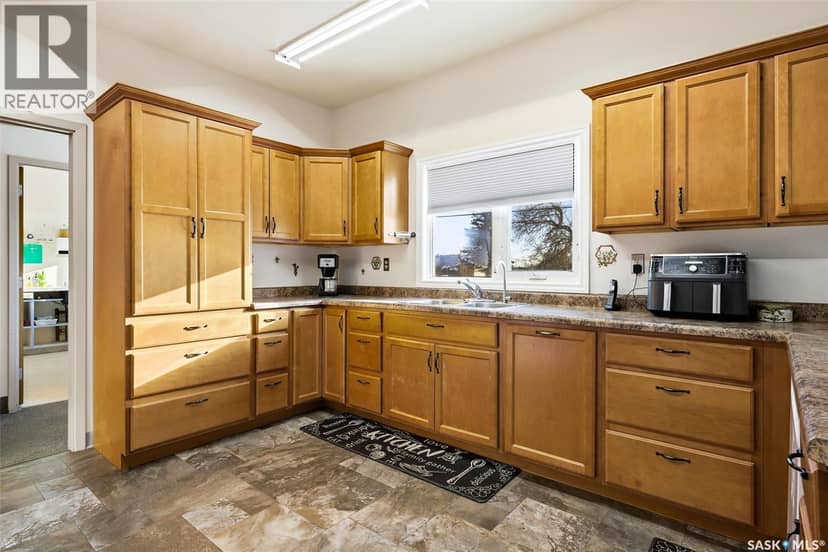 1094 Ursuline DRIVE — photo 11 of 40