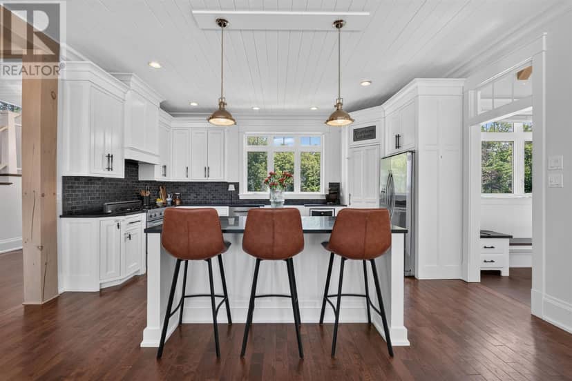 372 MacMillan Point Road — photo 12 of 40