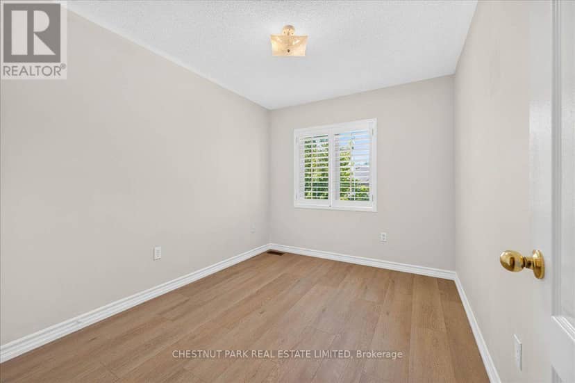 241 Banbrooke Crescent — photo 26 of 40