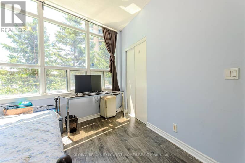 #202 - 33 Elm Drive W — photo 12 of 26