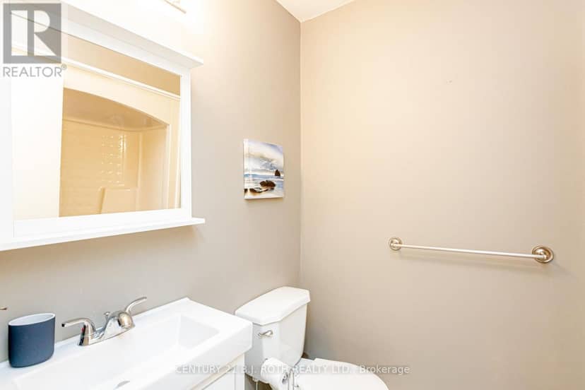 90 - 127 Alfred Street W — photo 26 of 40