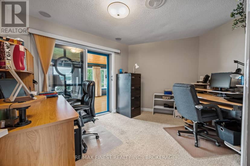 32 Howe Island Drive — photo 16 of 40