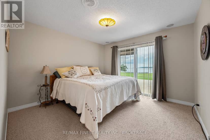 32 Howe Island Drive — photo 20 of 40