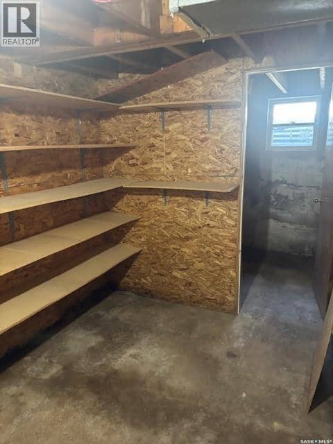 722 1st STREET — photo 15 of 34