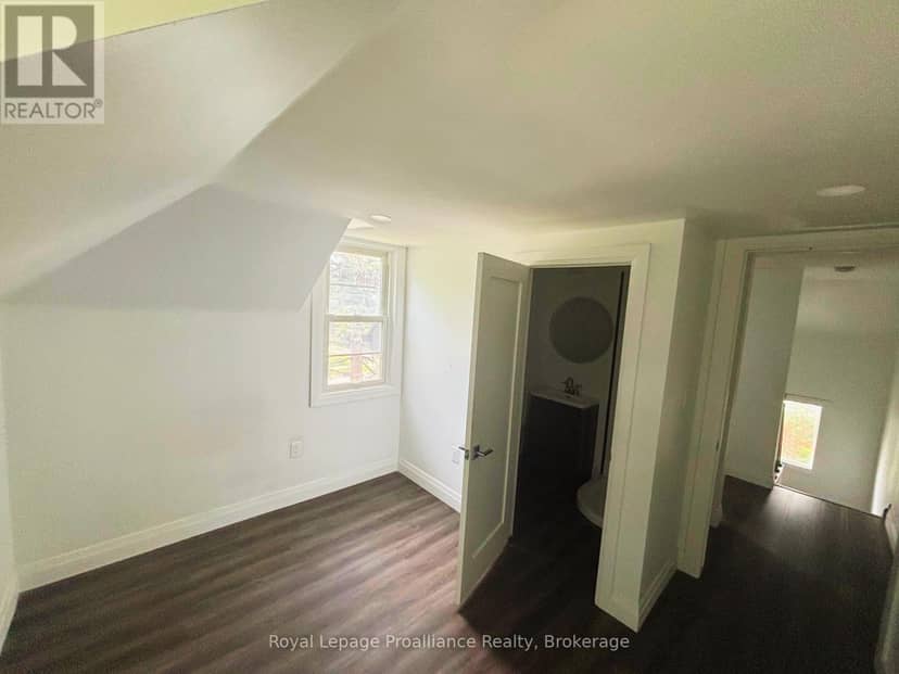 18 Ritchie Avenue — photo 11 of 19