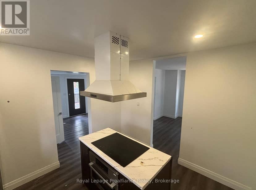 18 Ritchie Avenue — photo 7 of 19