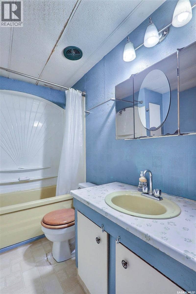 207 Brown STREET — photo 15 of 26