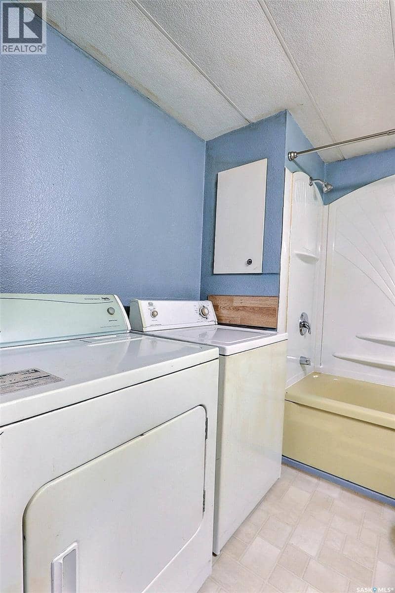 207 Brown STREET — photo 16 of 26