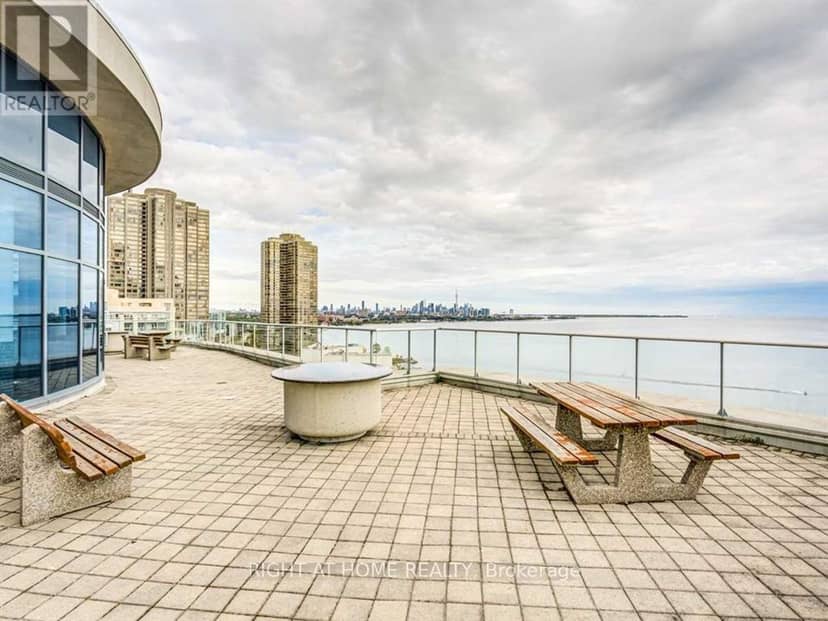 207 - 2087 Lake Shore Boulevard — photo 20 of 26