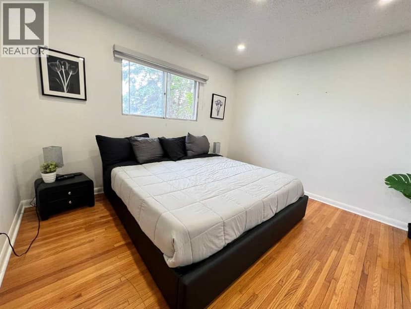 560 Northmount Drive NW — photo 12 of 31