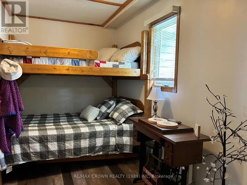45 Lefebvre Peninsula, Moonbeam Road — photo 40 of 40