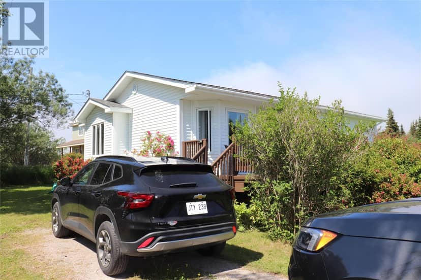 204 Main Road — photo 1 of 13