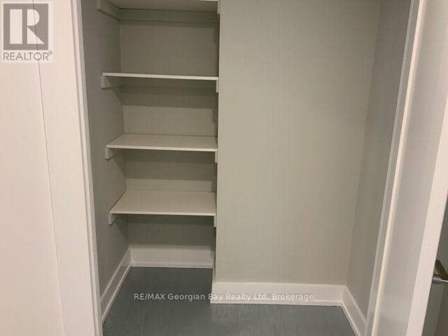 5 Oakwood Avenue N — photo 8 of 37