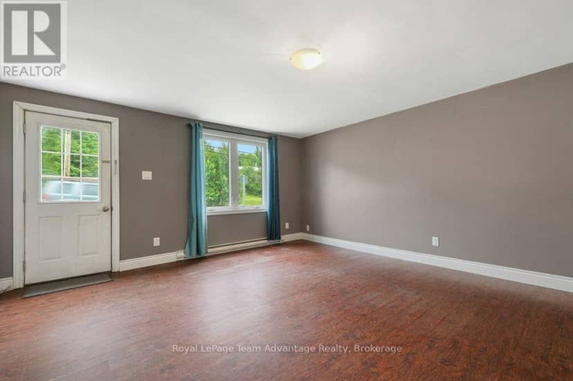 41 Emily Street — photo 10 of 31