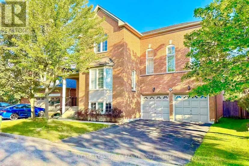 17 Weston Crescent — photo 1 of 32