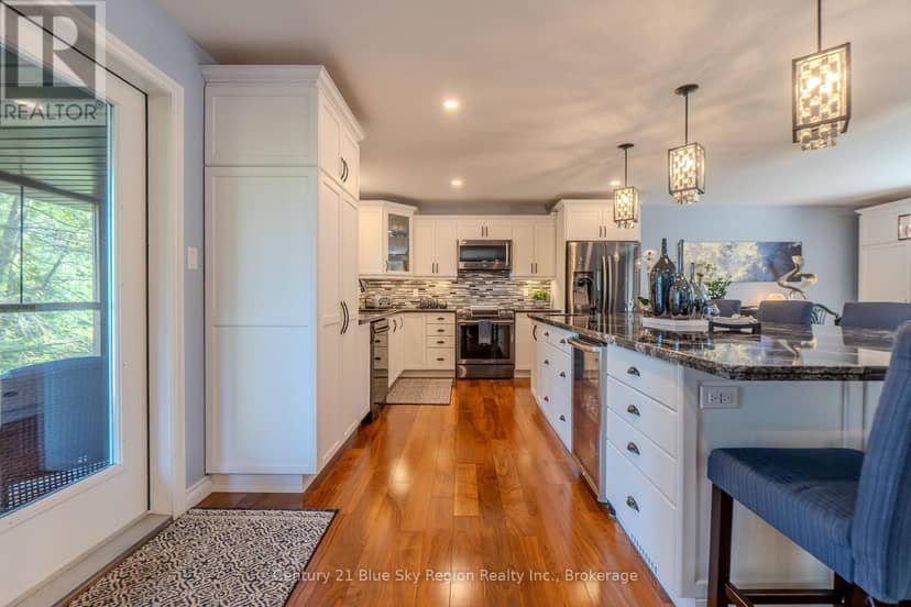 731 Macpherson Drive — photo 11 of 40