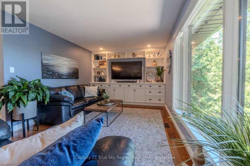 731 Macpherson Drive — photo 14 of 40