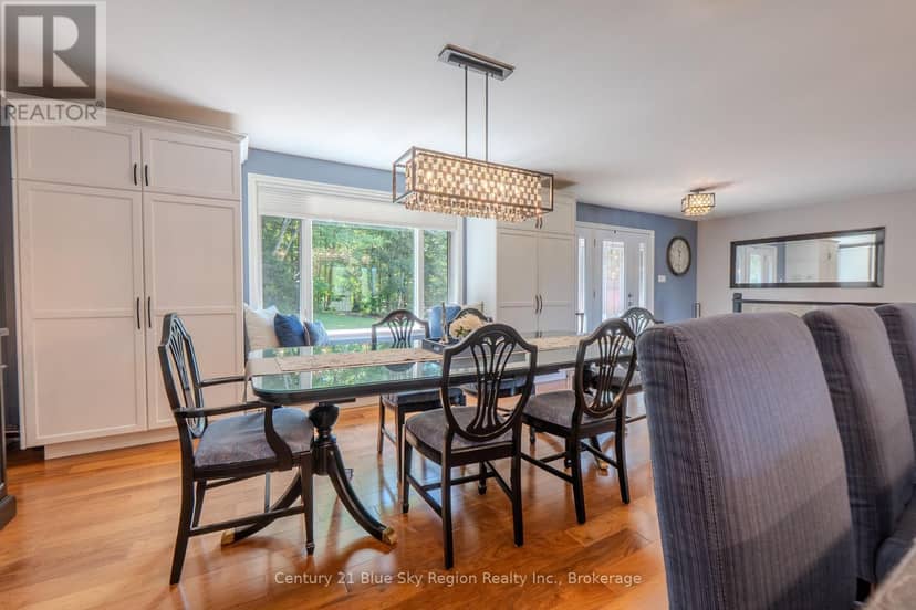 731 Macpherson Drive — photo 7 of 40