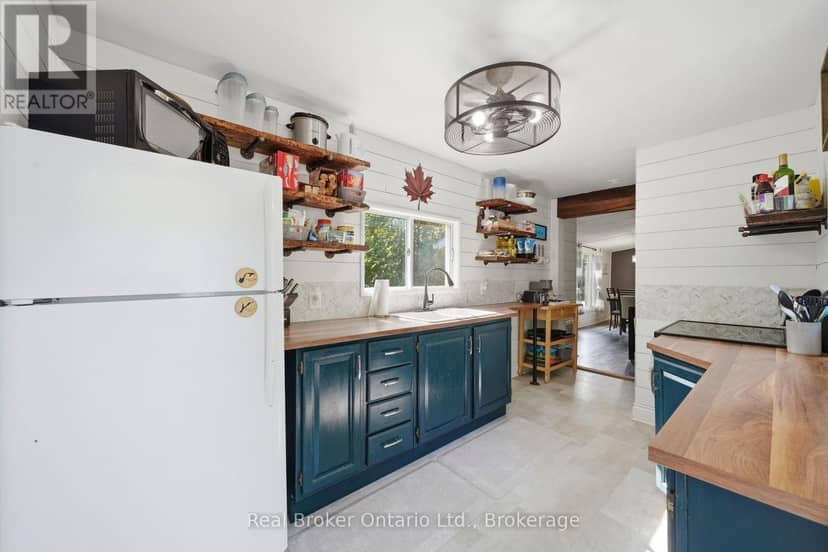 1 Janice Drive — photo 15 of 40